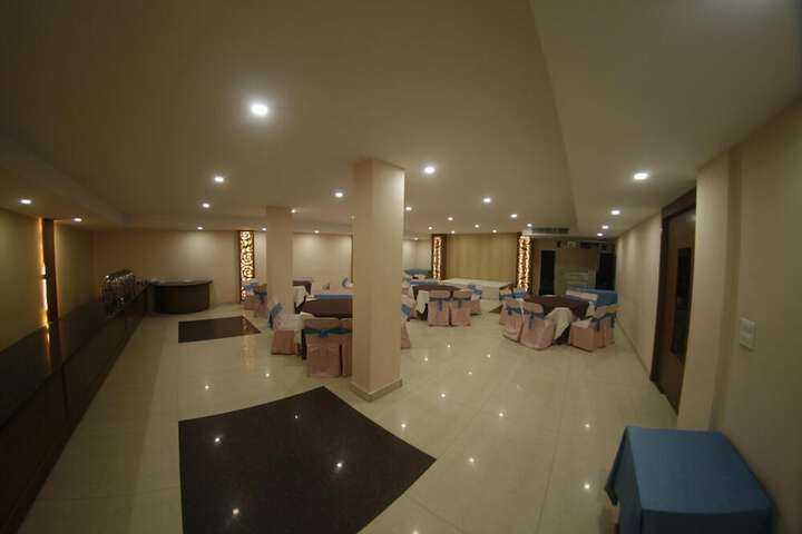 Ballroom/Hall 18 of 21