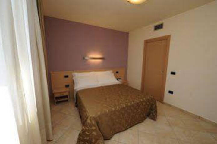 Room 2 of 6