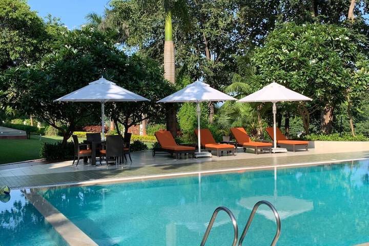 Pools & Facilities