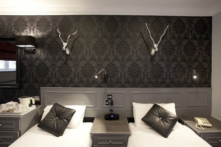Room 10 of 66