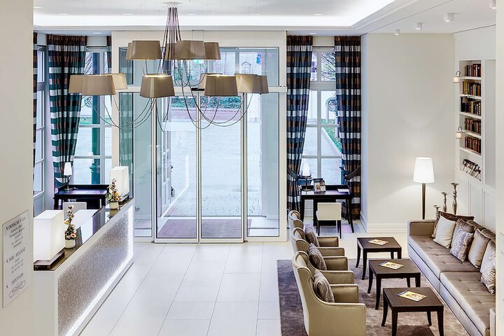 Guest Lobby