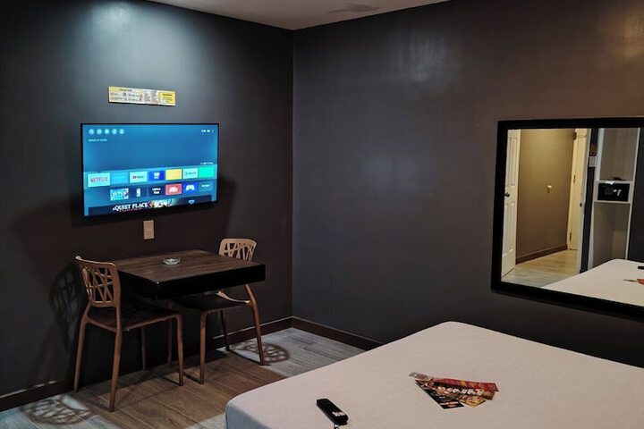 Room 21 of 48