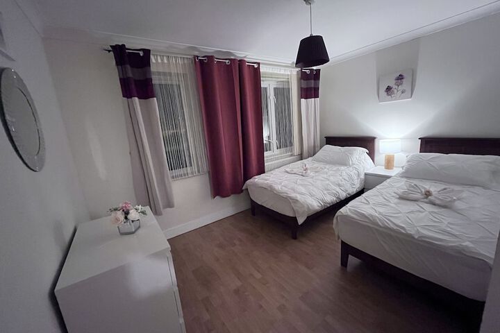 Room 7 of 35