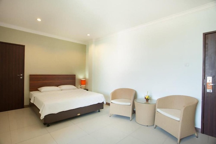 Room 10 of 37