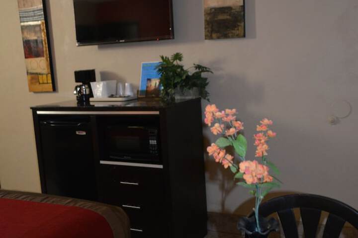 1 Queen Bed (17 of 23)
