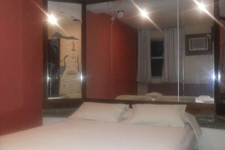 Room 6 of 25