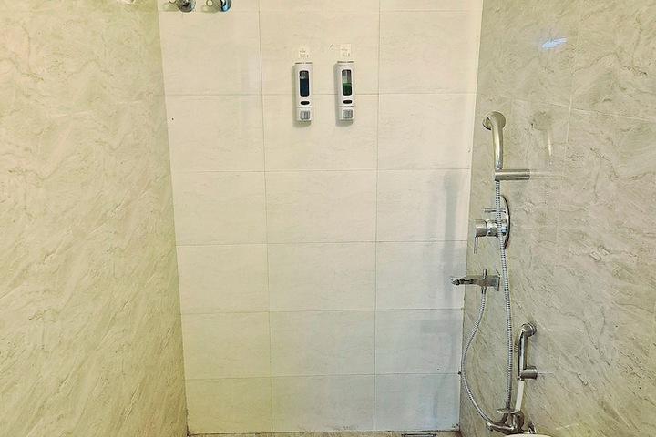 Room 25 of 49