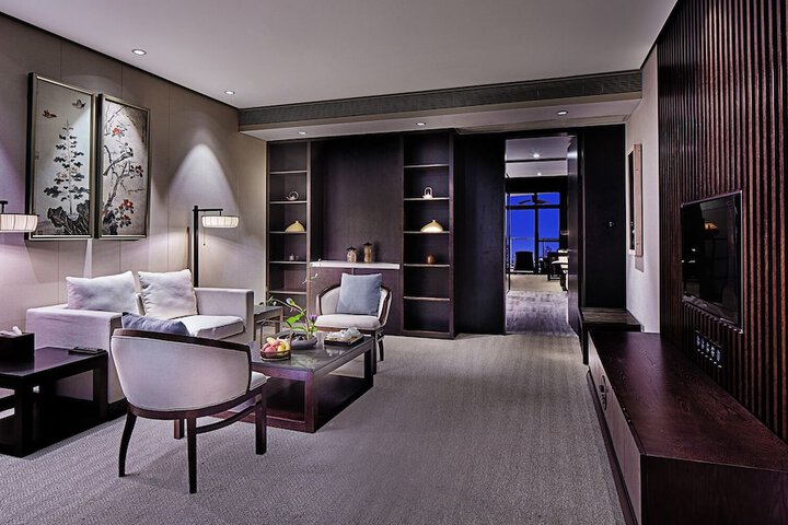 Room 14 of 82