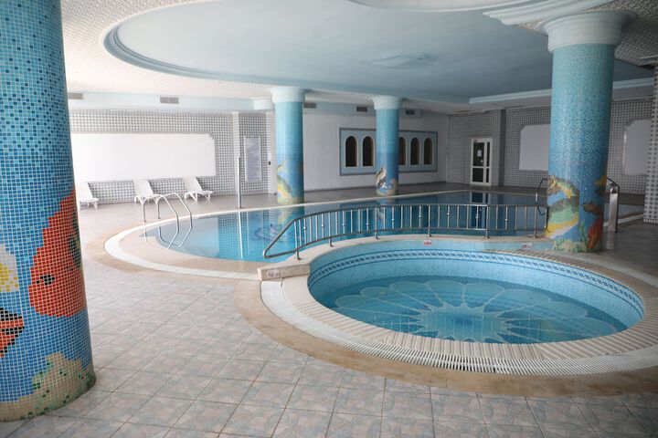 Pools & Facilities