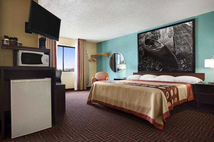 1 King Bed (6 of 12)