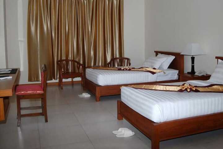 Room 7 of 28