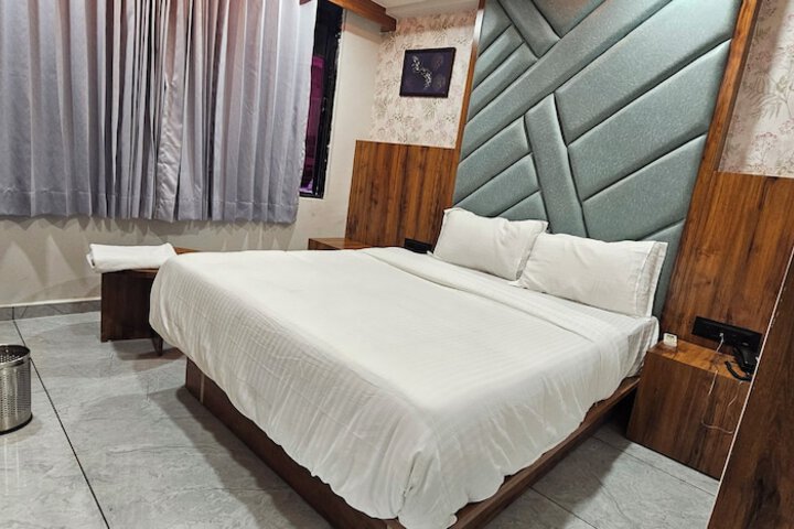 Room 15 of 51