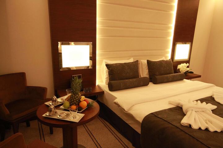 Room 3 of 39