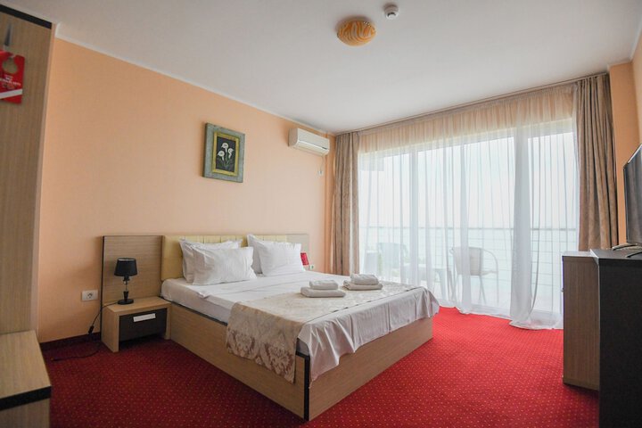 Room 12 of 23