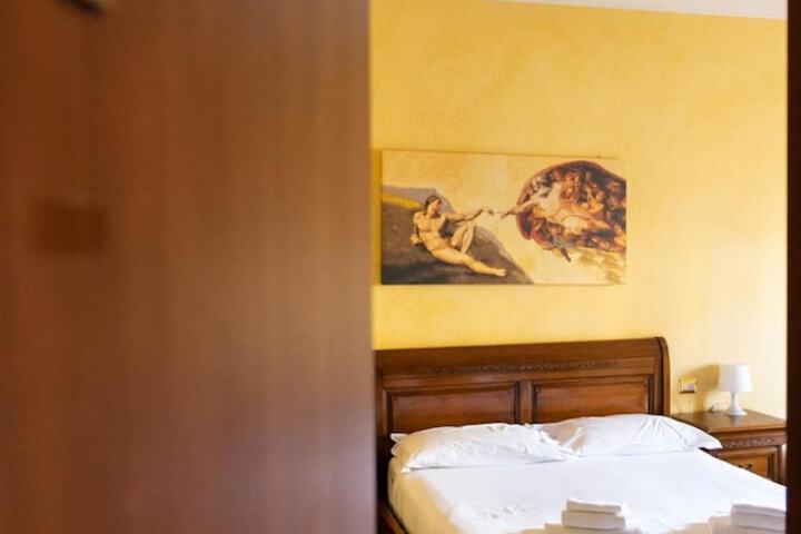 Room 28 of 61