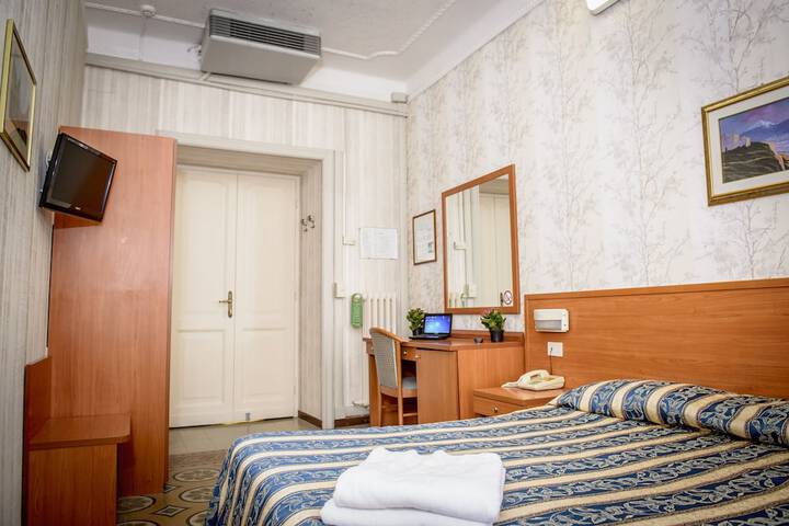 Room 25 of 54