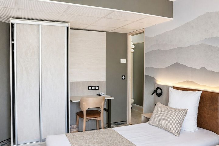 Room 31 of 65