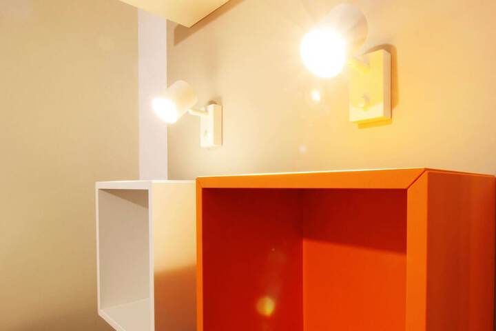Room 32 of 53