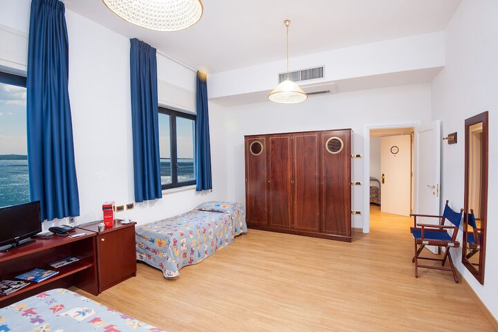 Room 57 of 178
