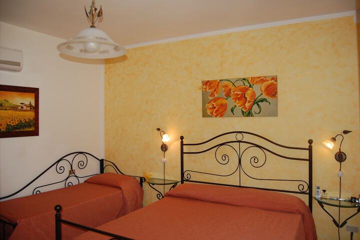 Room 3 of 55