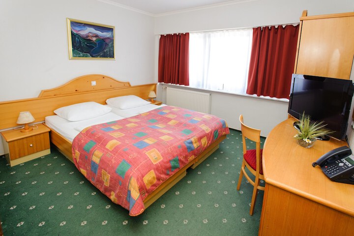 Room 5 of 29