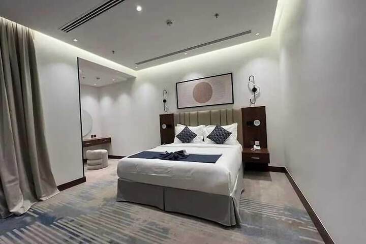 Room 12 of 38
