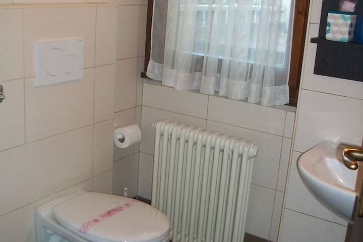 Room 16 of 33