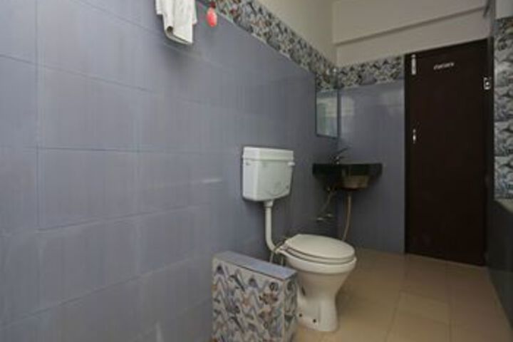 Room 2 of 34