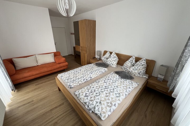 Room 2 of 44