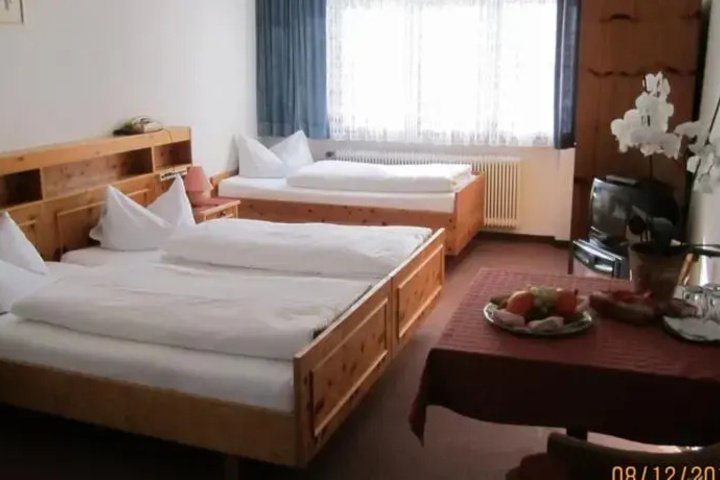 Room 3 of 11
