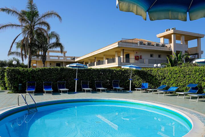 Hotel with Pool