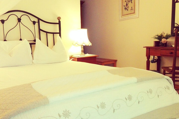 Room 4 of 38