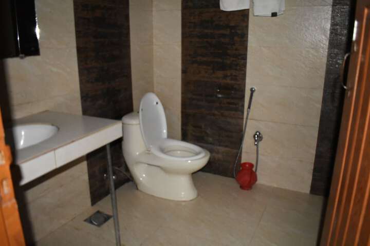 Room 10 of 15