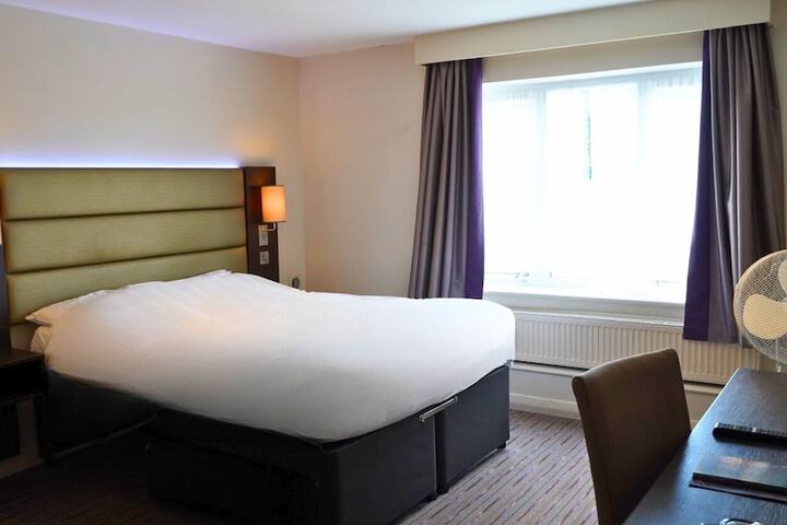 Room 2 of 4