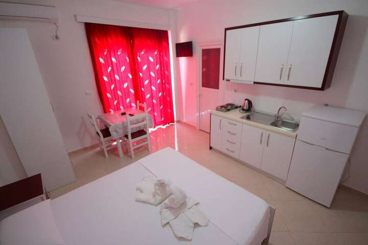 Room 26 of 101
