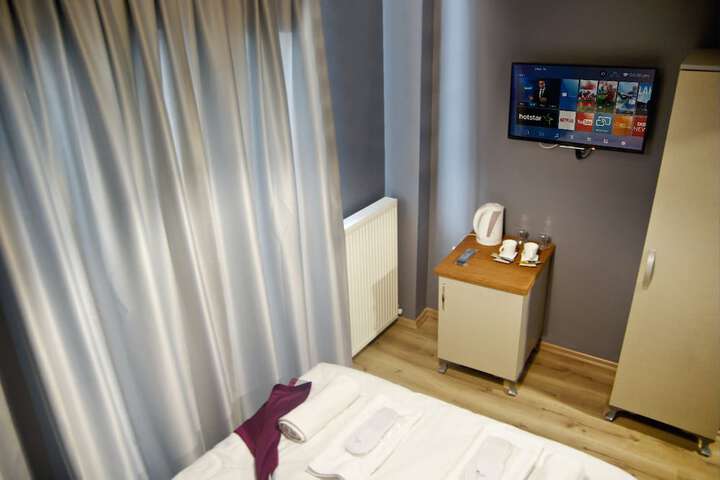 Room 18 of 25