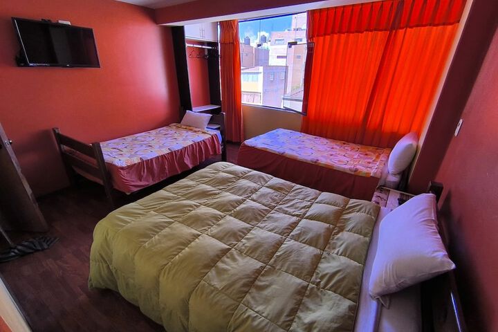 Room 5 of 8