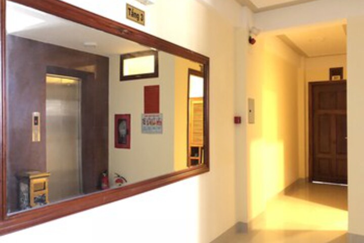 Ballroom/Hall 16 of 20