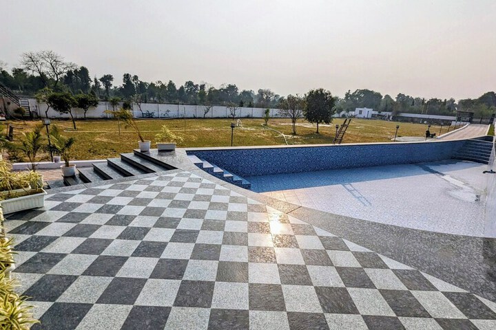 Pool 68 of 97