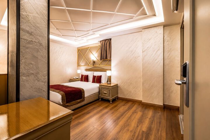 Room 48 of 84