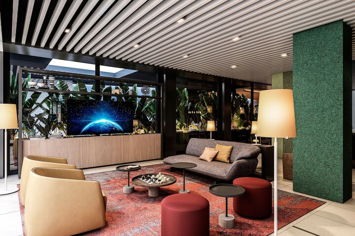 Lobby lounge
