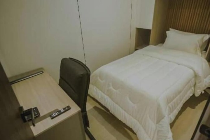 Room 42 of 95