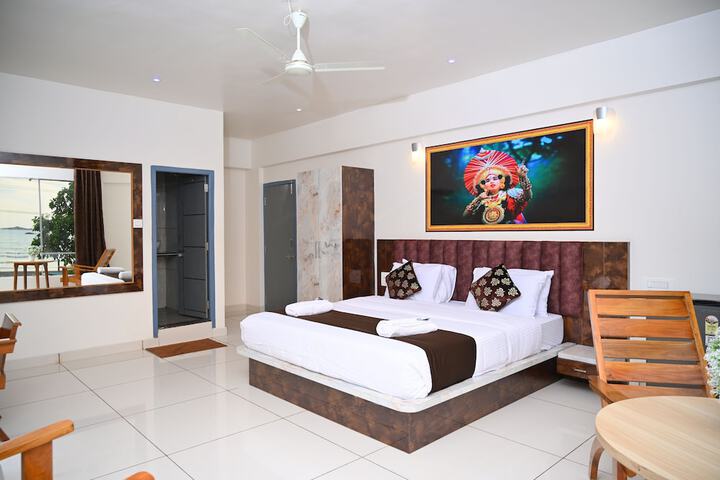 Room 12 of 36
