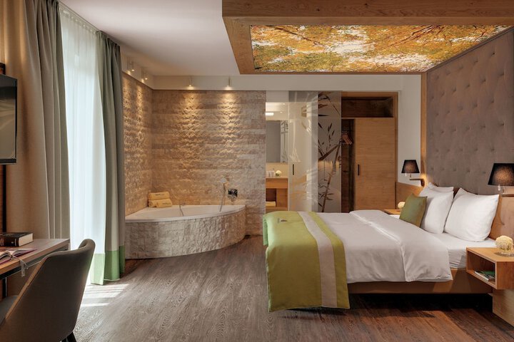 Room 6 of 23