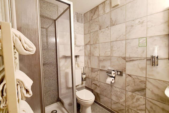 Room 44 of 91
