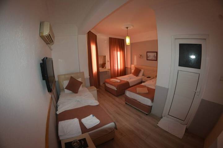 Room 7 of 24