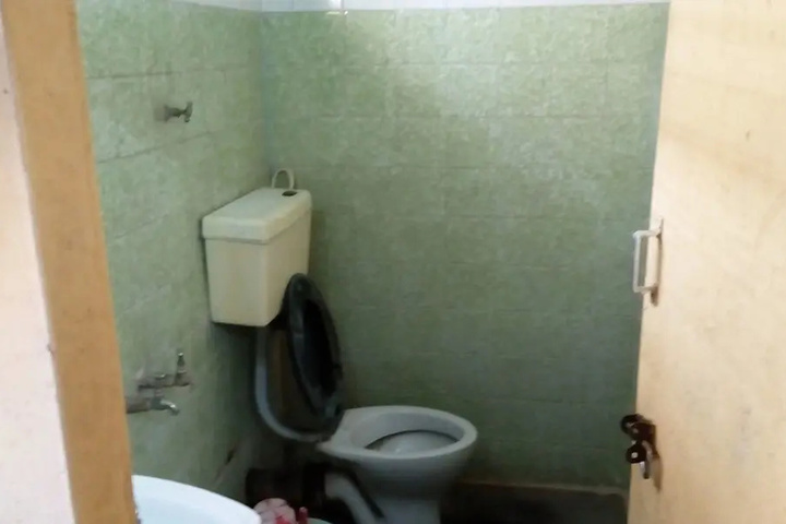 Room 8 of 10