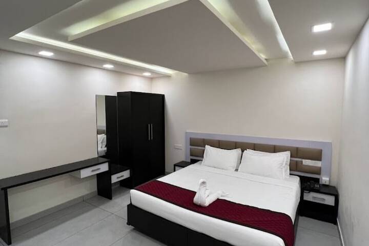 Room 9 of 23