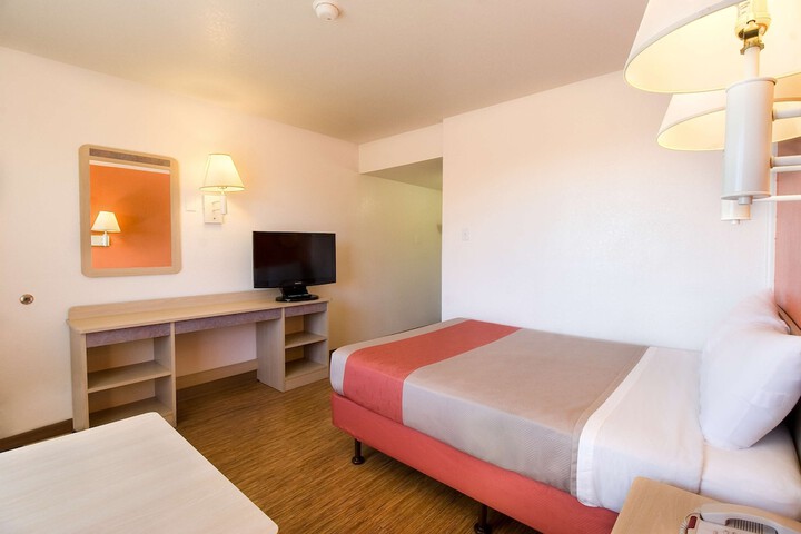 Room 9 of 52