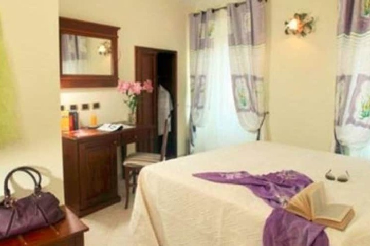 Room 3 of 12